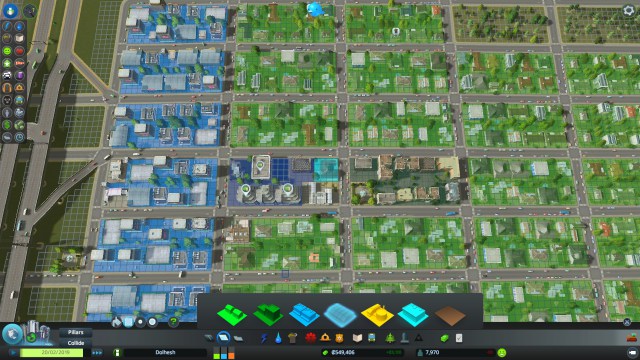 Zoneamento no Cities: Skylines. Comercial de baixa densidade em azul claro, comercial de alta densidade em azul escuro, residencial em verde.