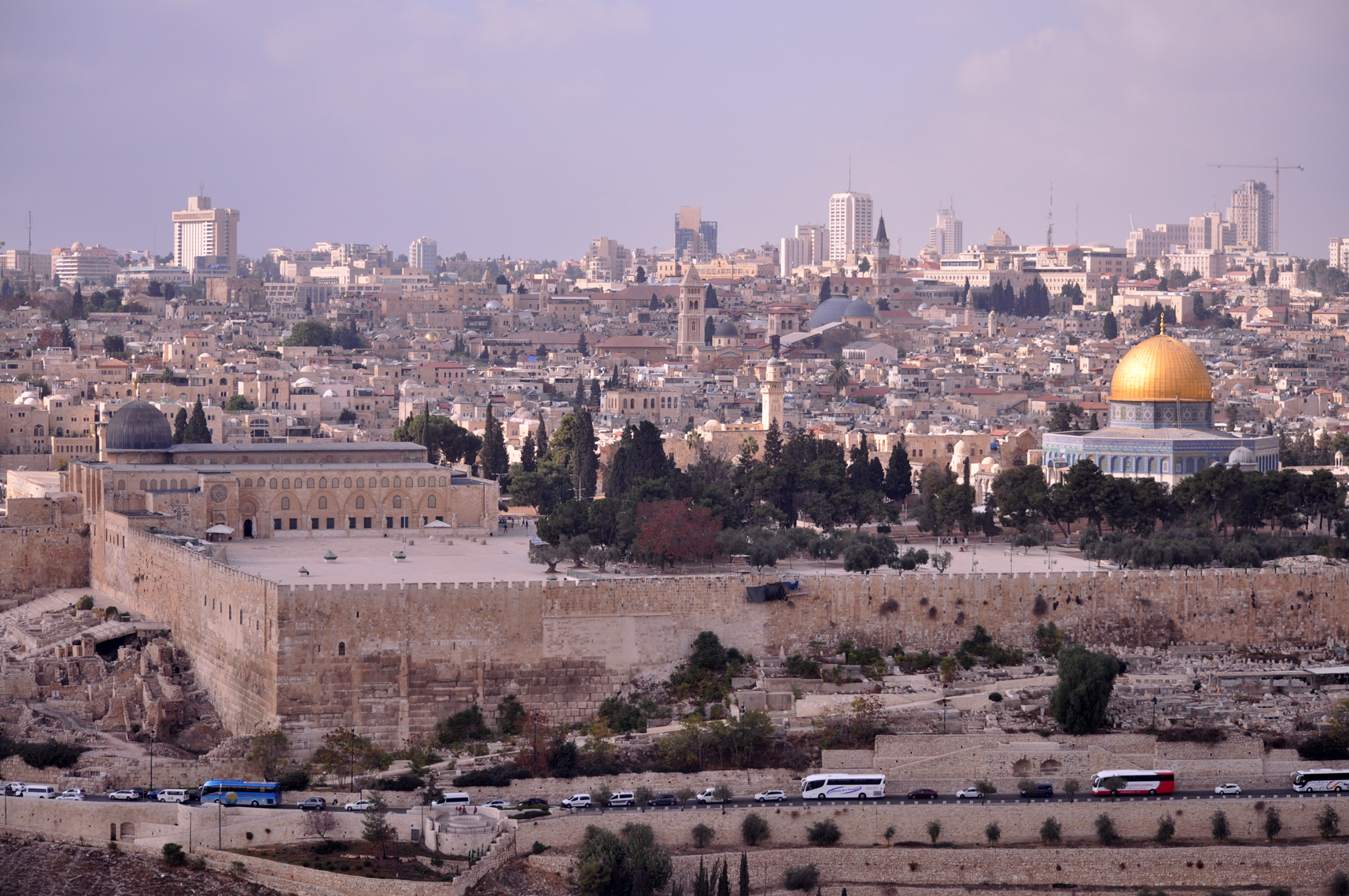 Como o planejamento urbano divide Jerusalém e o mundo religioso