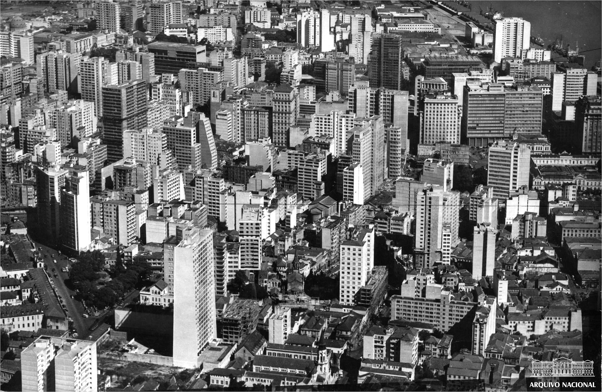 Porto Alegre nas alturas: quando a cidade era vertical
