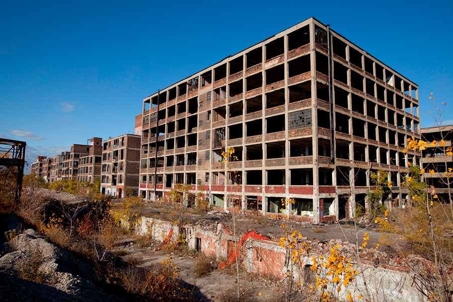 Fábrica abandonada de automóveis Packard, em Detroit