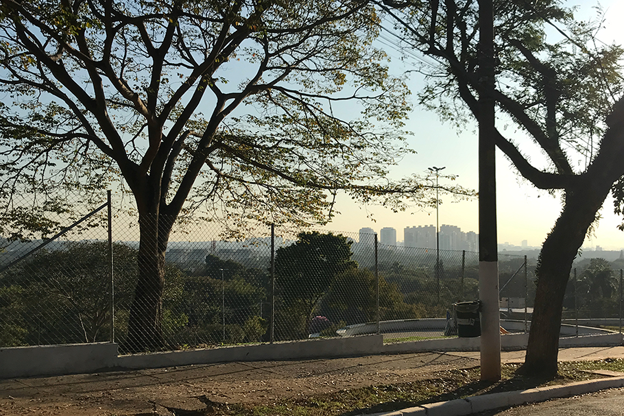 NIMBYs e o gradeamento da Praça Pôr do Sol