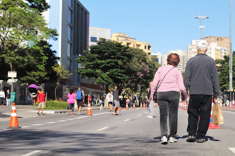 Como tornar uma cidade amigável para os idosos?