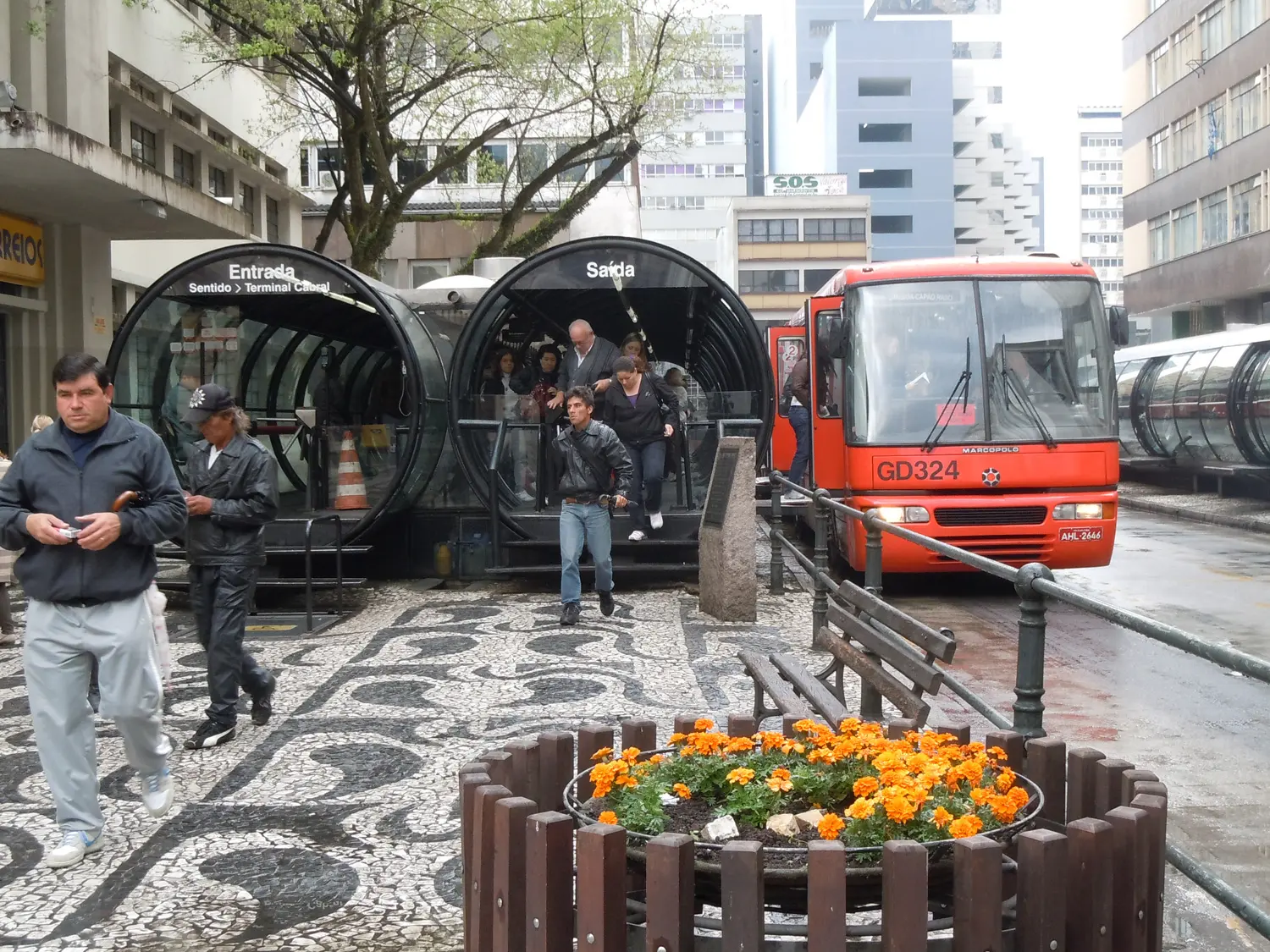 Curitiba: 50 anos de lições do primeiro BRT do mundo