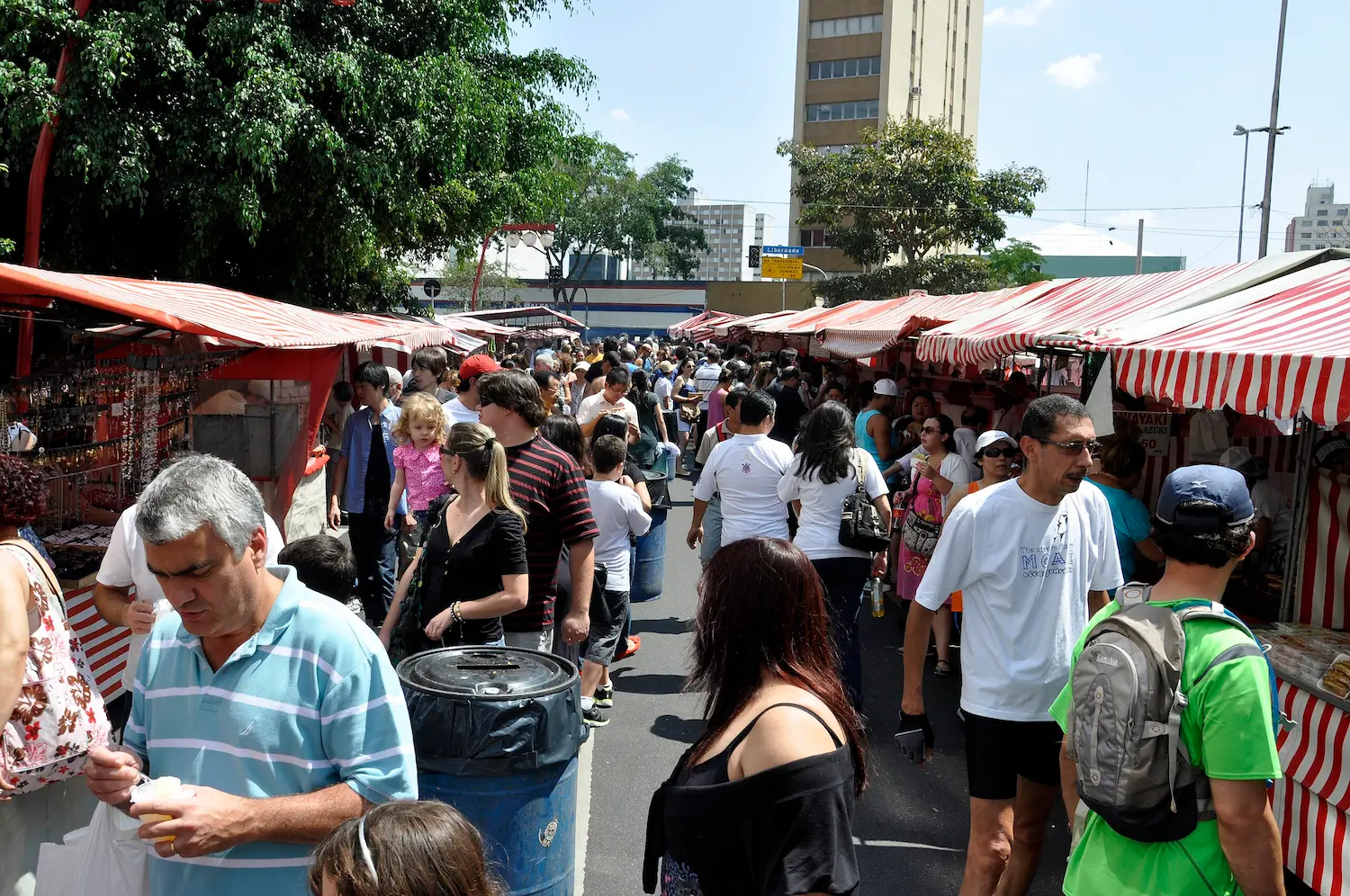 Vendedores ambulantes e mercados públicos podem impulsionar cidades prósperas e inclusivas