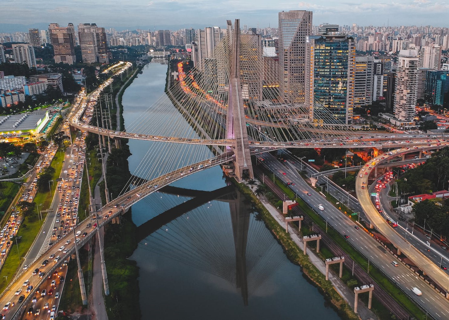 Precisamos curar nossa dependência do carro