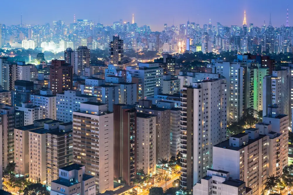 Prédios altos (nem sempre) significam maior densidade populacional