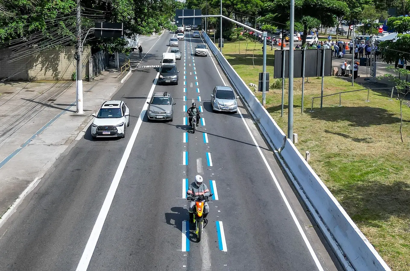 Faixa azul pode incentivar maiores infrações de trânsito e causar mais mortalidade