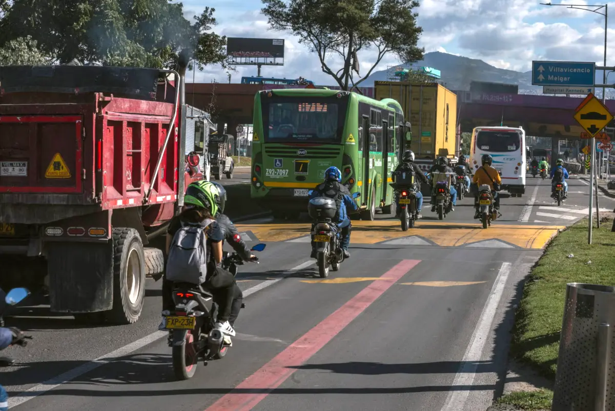 Bogotá diminuiu a velocidade das motos nas avenidas — e deu certo